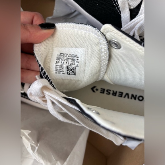 Brand New Converse Chuck Taylor Lugged 2.0 with tag on and box - Picture 9 of 11